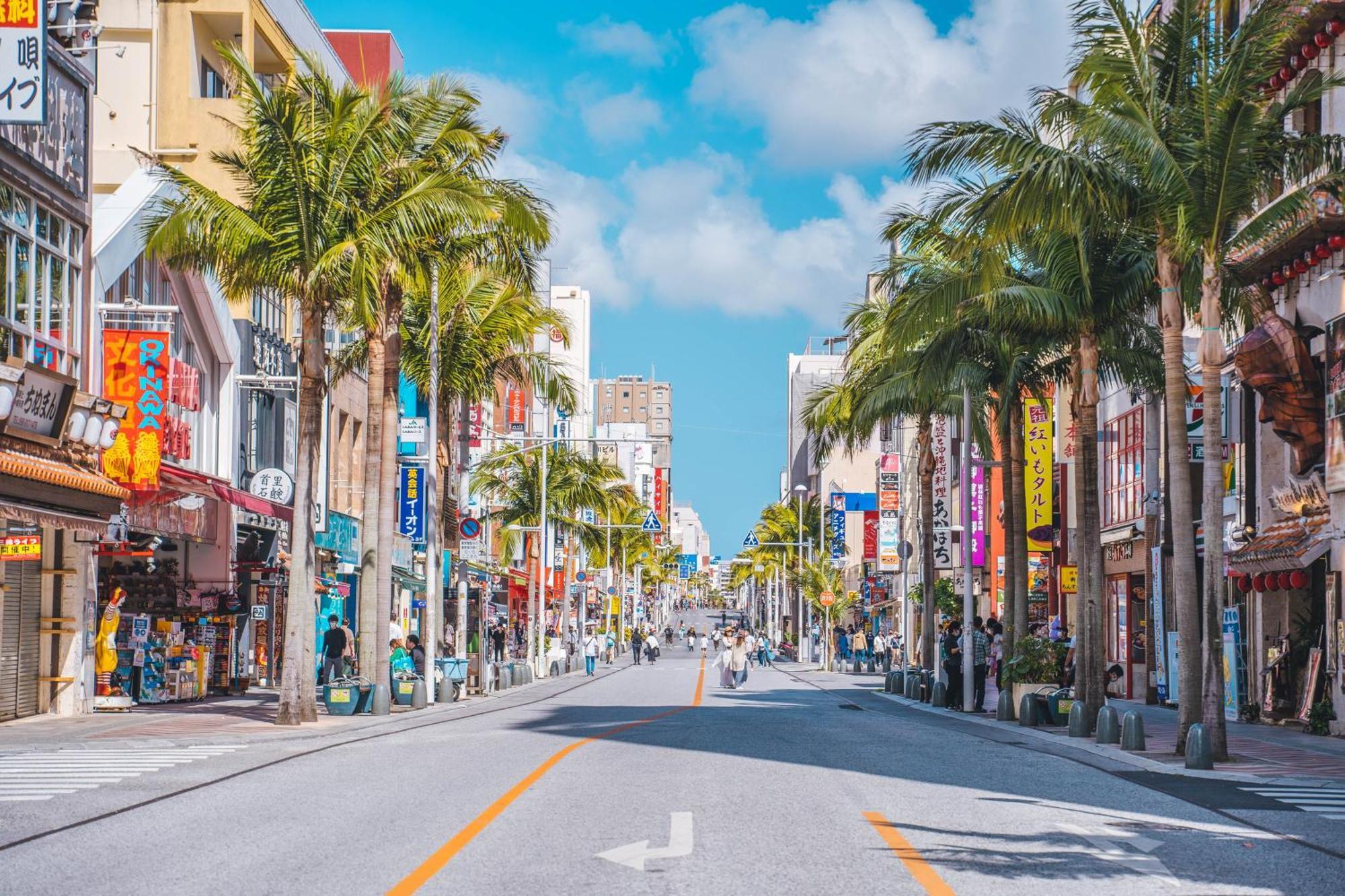 Okinawa Hotel Precia Naha Bagian luar foto